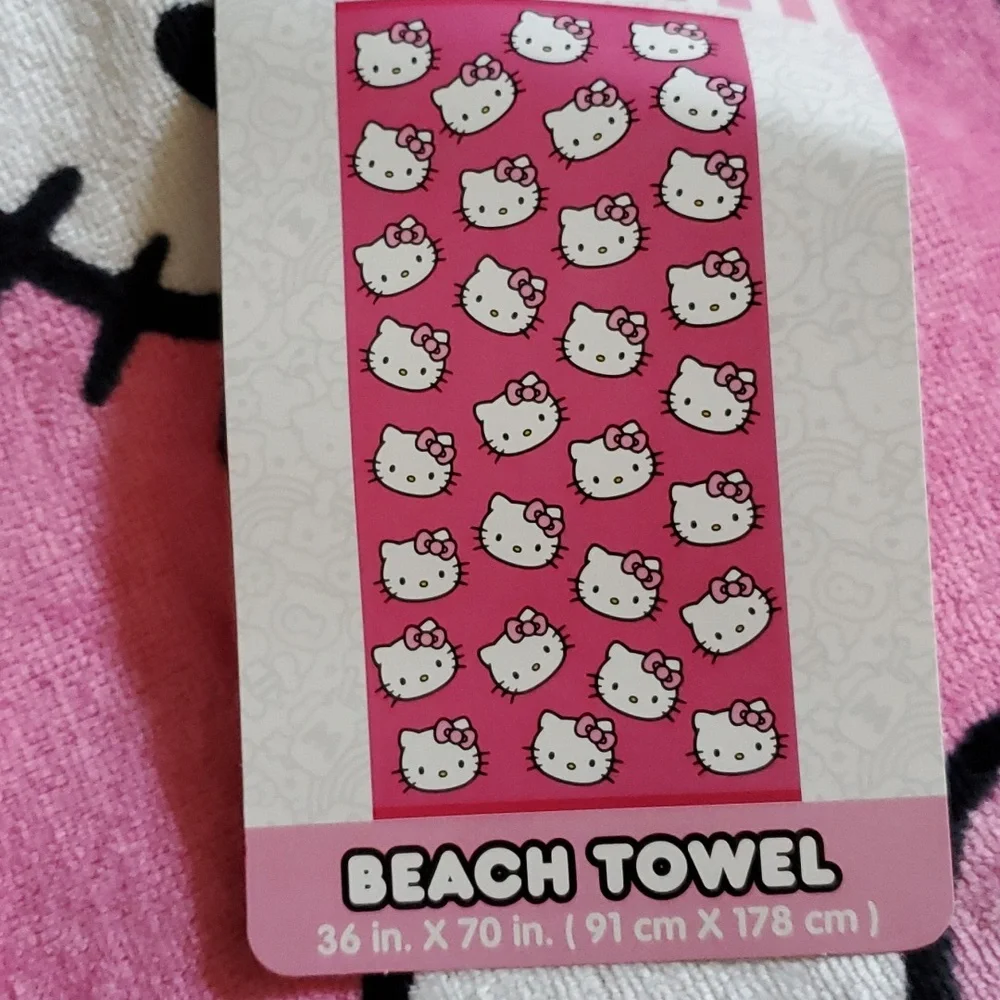 🆕️ SANRIO HELLO KITTY PINK TOWEL 💕
